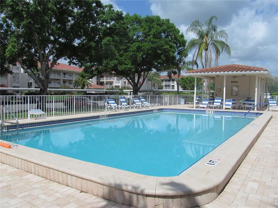 For Sale: $134,600 (2 beds, 2 baths, 1042 Square Feet)