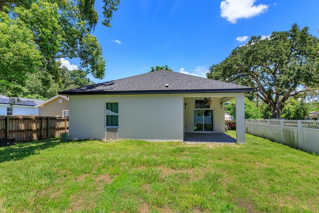 На продажу: $414,999 (4 спален, 2 ванн, 1738 Квадратных фут)