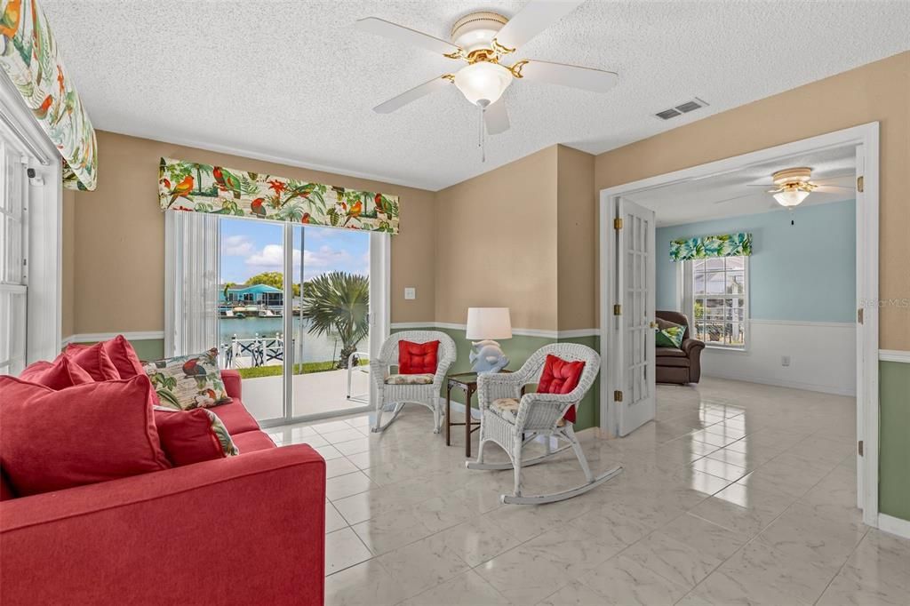 For Sale: $389,900 (3 beds, 2 baths, 1534 Square Feet)