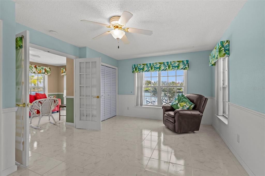For Sale: $389,900 (3 beds, 2 baths, 1534 Square Feet)