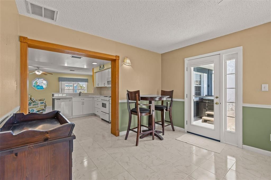 For Sale: $389,900 (3 beds, 2 baths, 1534 Square Feet)