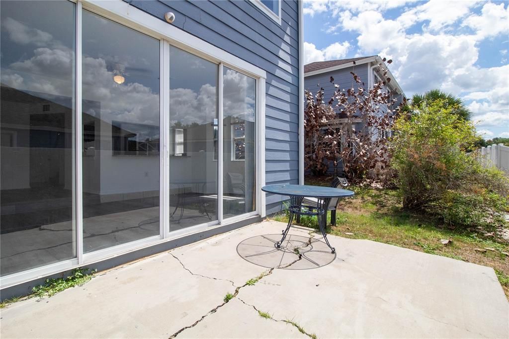 For Rent: $1,750 (3 beds, 2 baths, 1575 Square Feet)