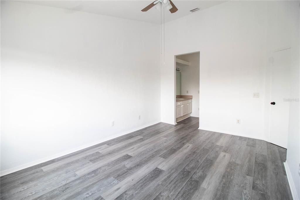 For Rent: $1,750 (3 beds, 2 baths, 1575 Square Feet)