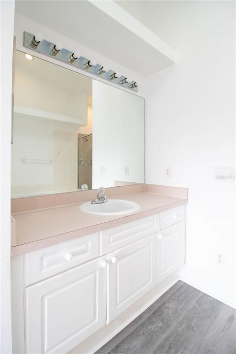 For Rent: $1,750 (3 beds, 2 baths, 1575 Square Feet)