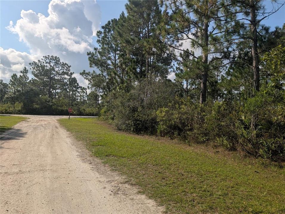 На продажу: $20,000 (0.50 acres)