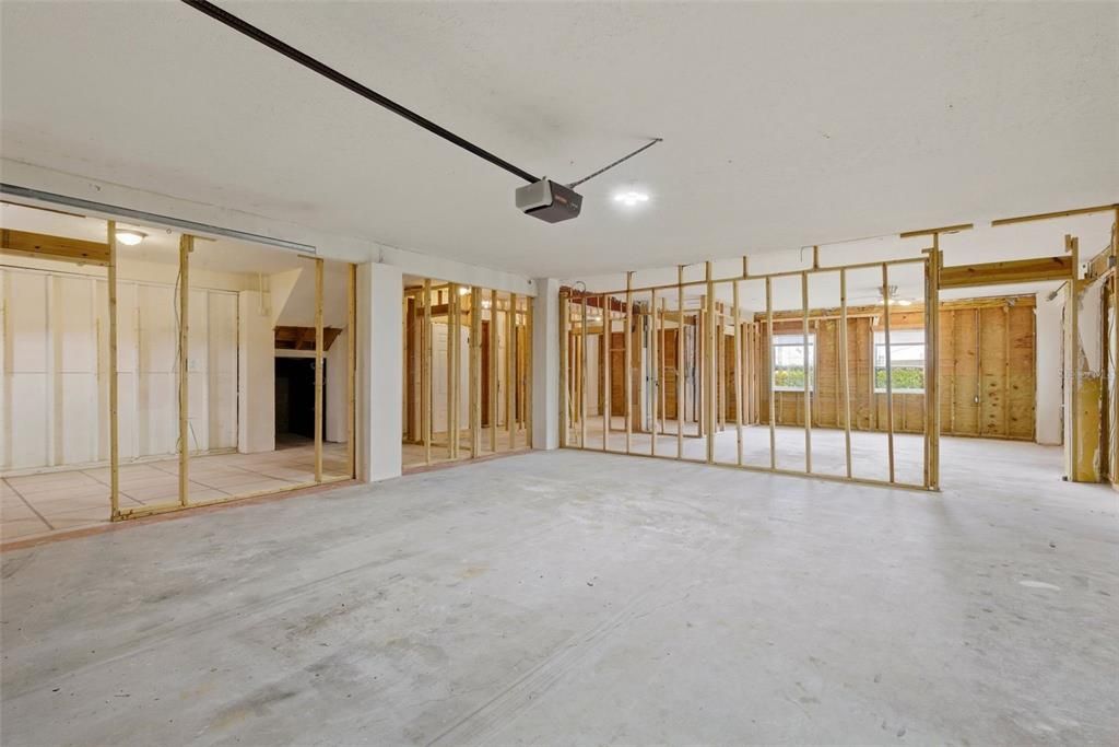 For Sale: $525,000 (3 beds, 2 baths, 2046 Square Feet)
