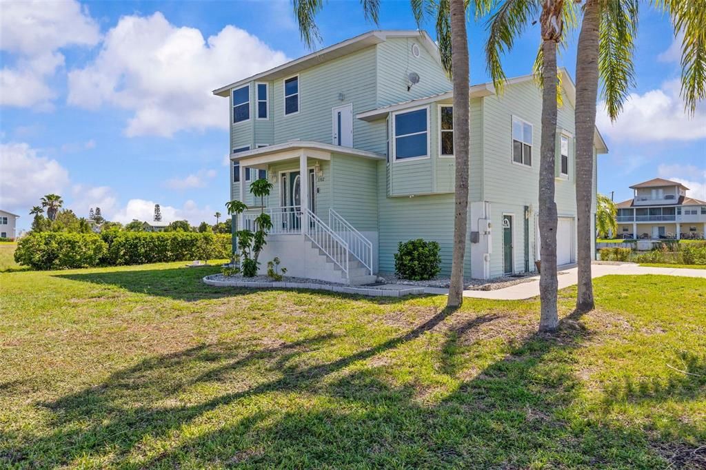 For Sale: $525,000 (3 beds, 2 baths, 2046 Square Feet)