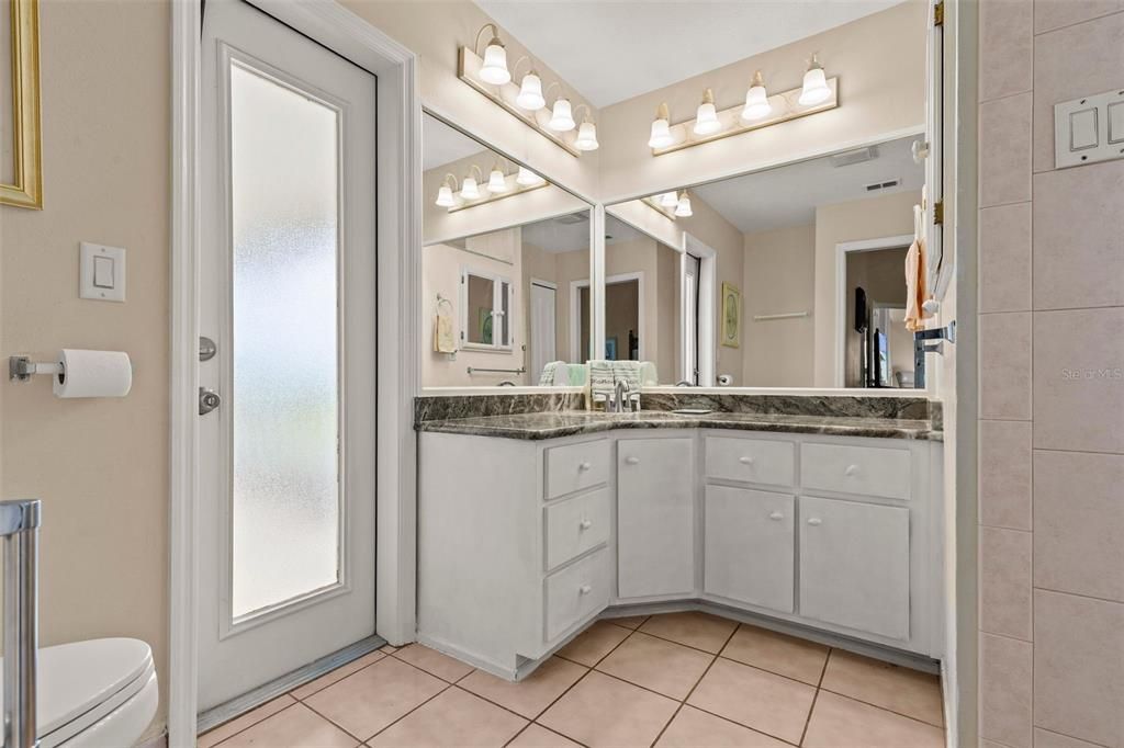 For Sale: $525,000 (3 beds, 2 baths, 2046 Square Feet)
