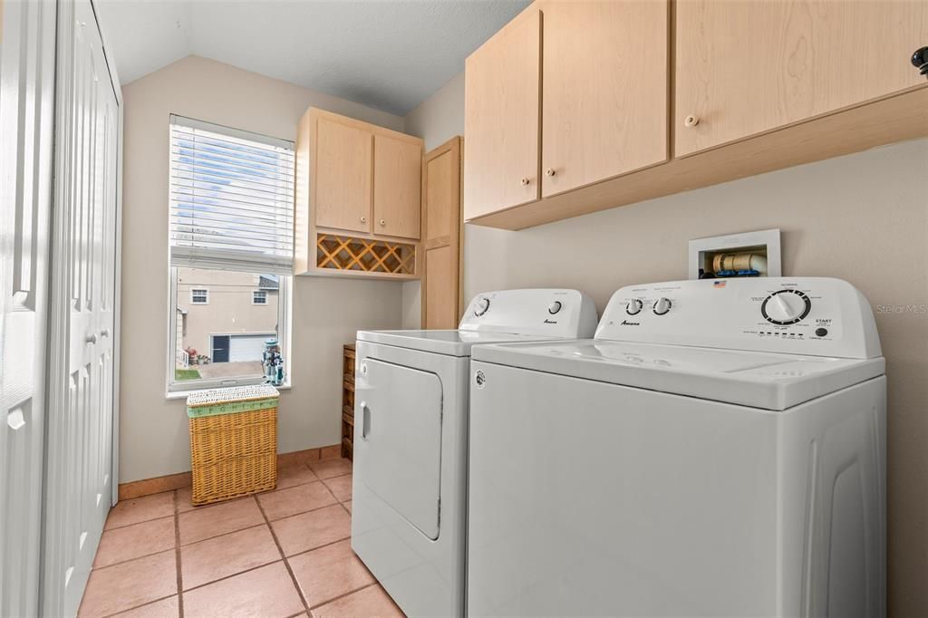 For Sale: $525,000 (3 beds, 2 baths, 2046 Square Feet)