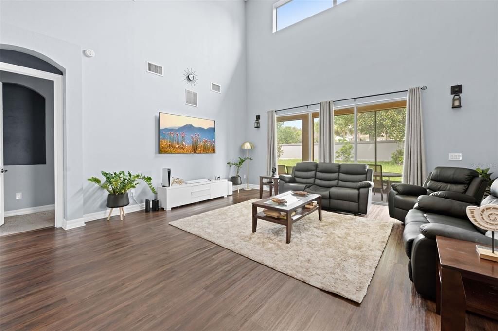 En Venta: $430,000 (4 camas, 3 baños, 2749 Pies cuadrados)