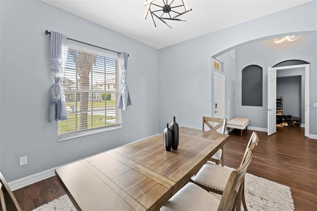 En Venta: $430,000 (4 camas, 3 baños, 2749 Pies cuadrados)