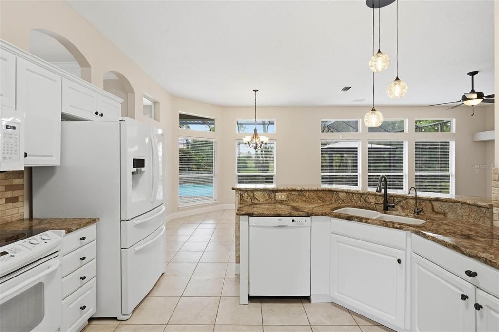 For Sale: $684,900 (5 beds, 4 baths, 2772 Square Feet)
