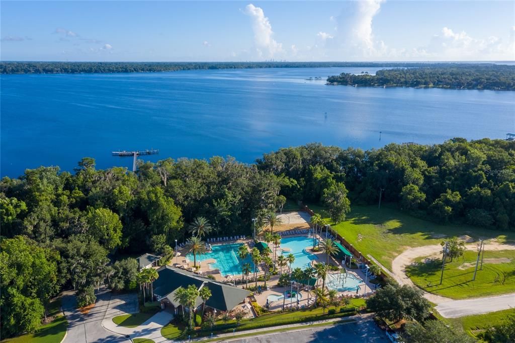 For Sale: $684,900 (5 beds, 4 baths, 2772 Square Feet)