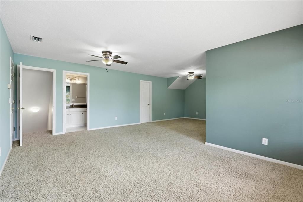 For Sale: $684,900 (5 beds, 4 baths, 2772 Square Feet)