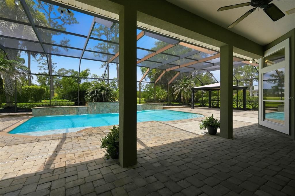 For Sale: $684,900 (5 beds, 4 baths, 2772 Square Feet)