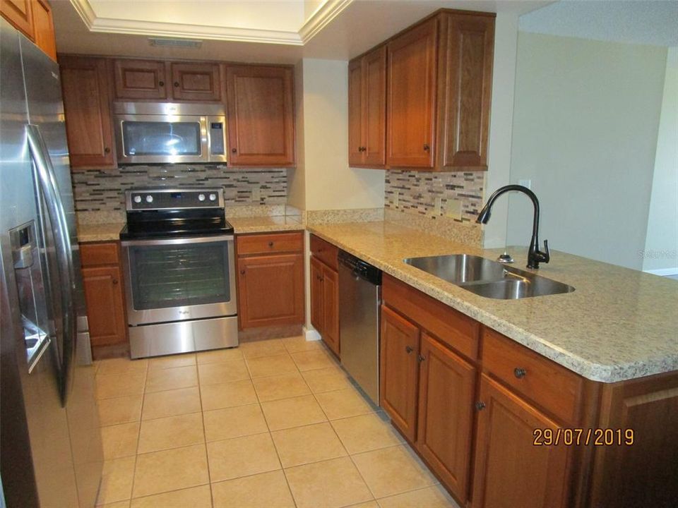 В аренду: $2,495 (2 спален, 2 ванн, 1055 Квадратных фут)
