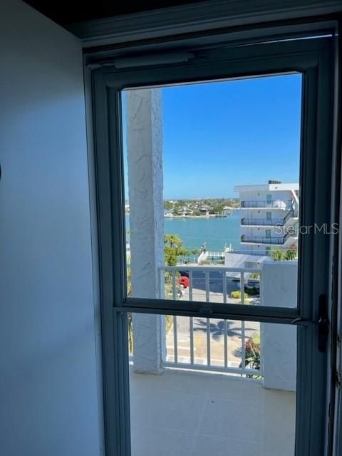 В аренду: $2,495 (2 спален, 2 ванн, 1055 Квадратных фут)