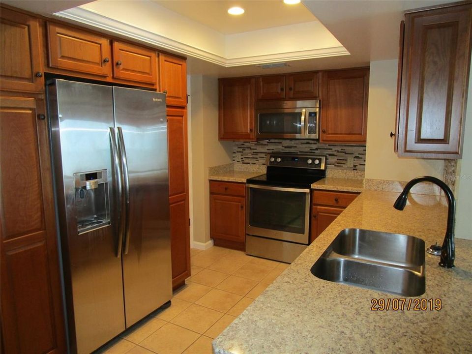 В аренду: $2,495 (2 спален, 2 ванн, 1055 Квадратных фут)