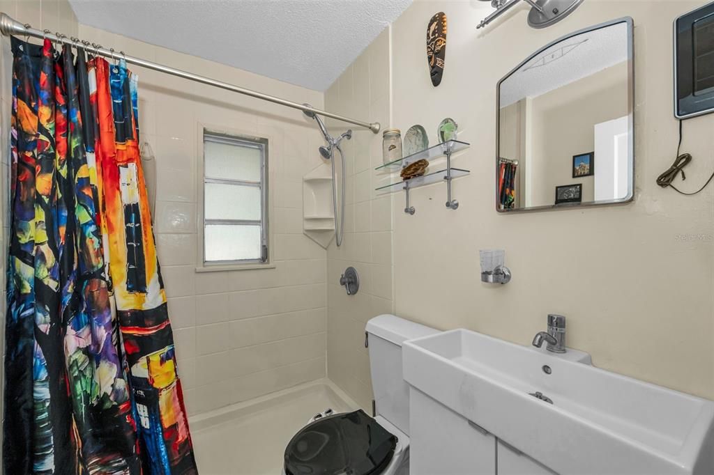 En Venta: $265,000 (3 camas, 1 baños, 1128 Pies cuadrados)