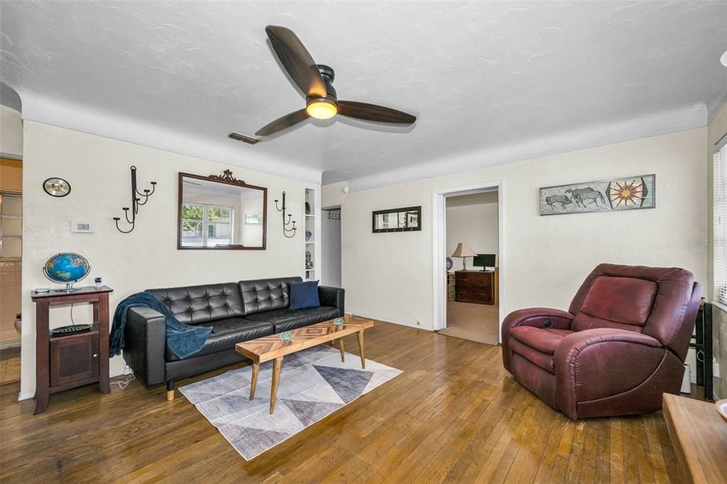 En Venta: $265,000 (3 camas, 1 baños, 1128 Pies cuadrados)