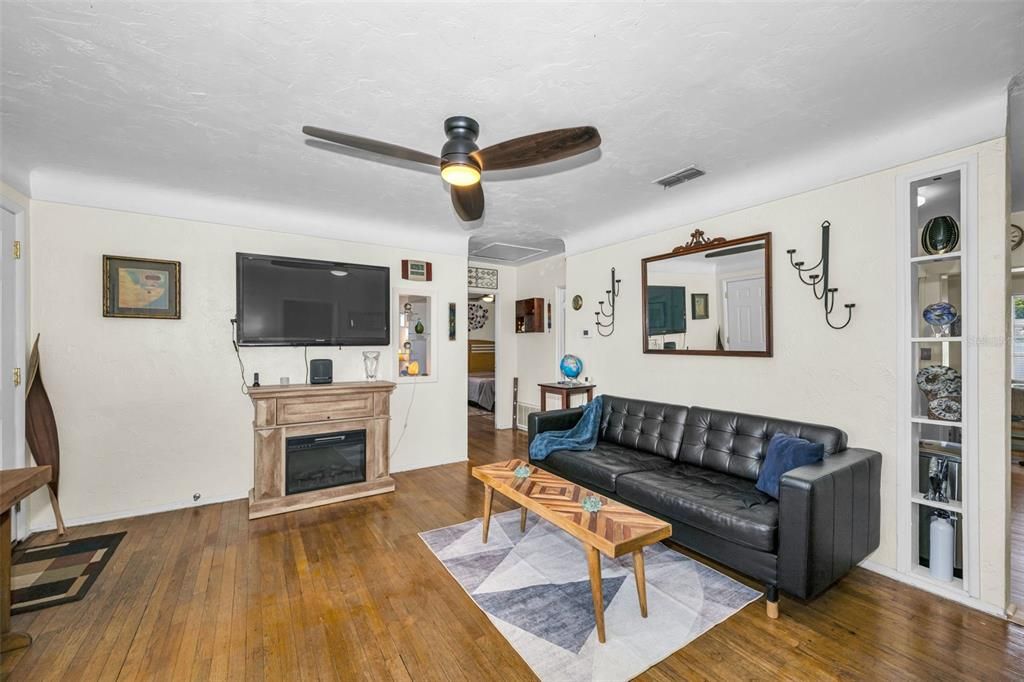 En Venta: $265,000 (3 camas, 1 baños, 1128 Pies cuadrados)