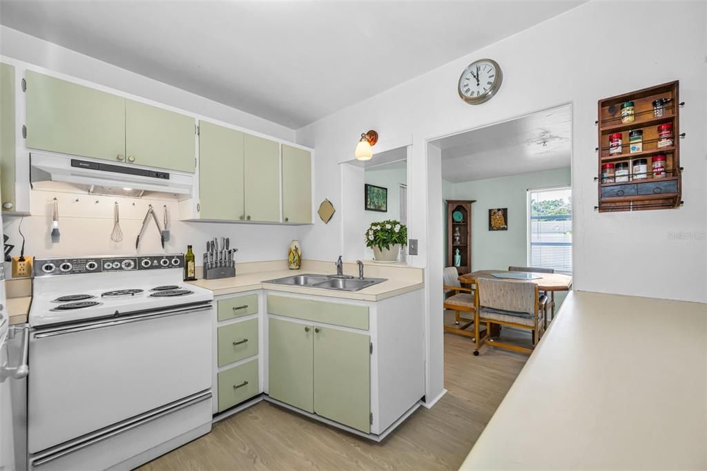 En Venta: $265,000 (3 camas, 1 baños, 1128 Pies cuadrados)