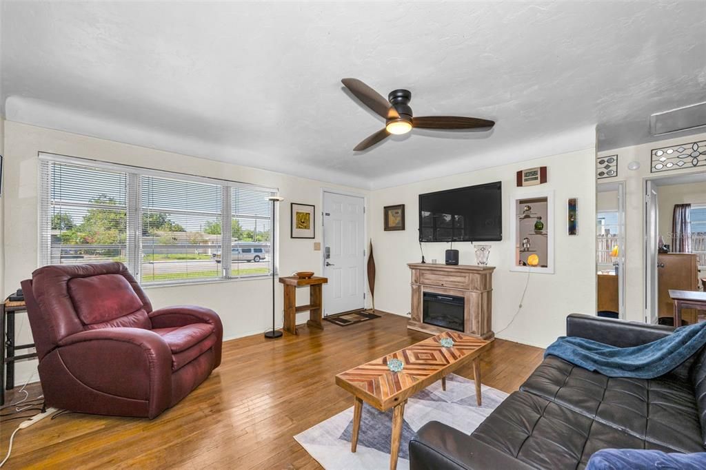 En Venta: $265,000 (3 camas, 1 baños, 1128 Pies cuadrados)