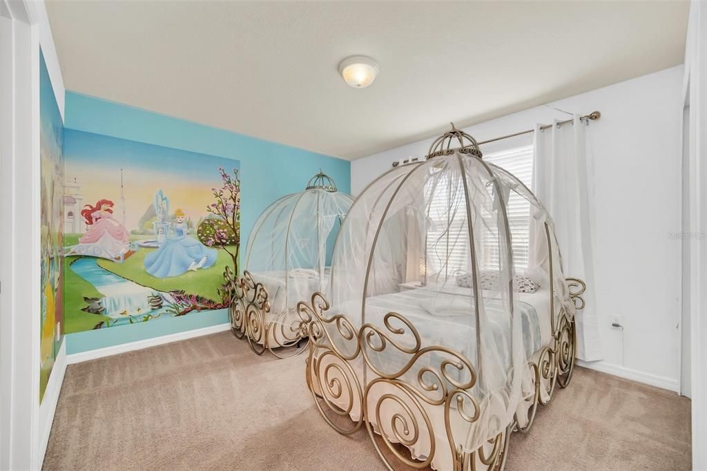 На продажу: $549,990 (5 спален, 4 ванн, 2492 Квадратных фут)