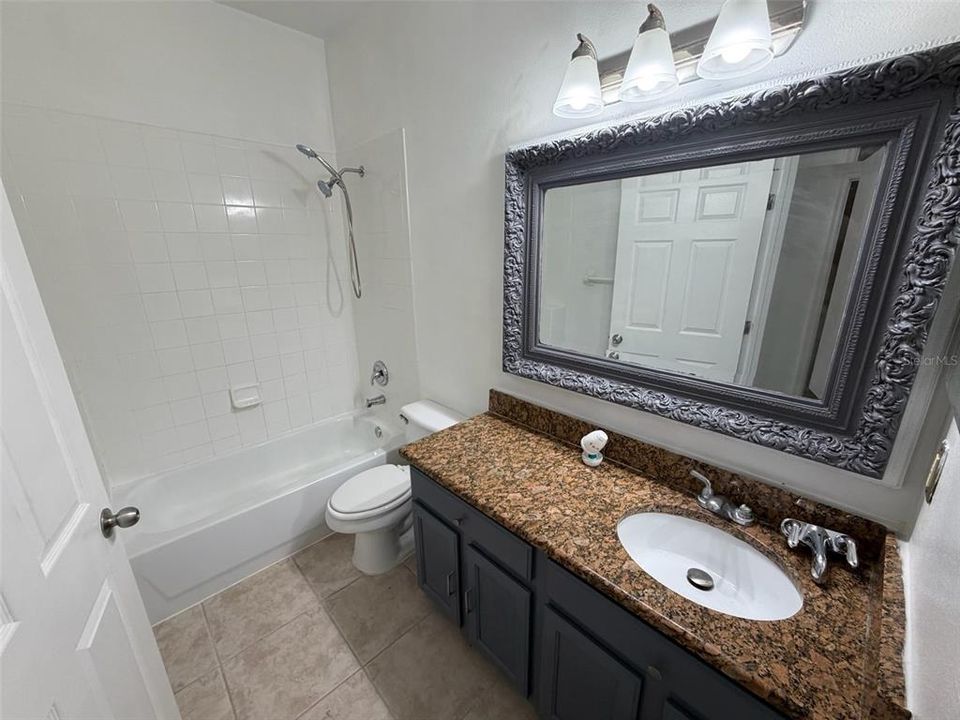 En Venta: $436,500 (4 camas, 2 baños, 2176 Pies cuadrados)
