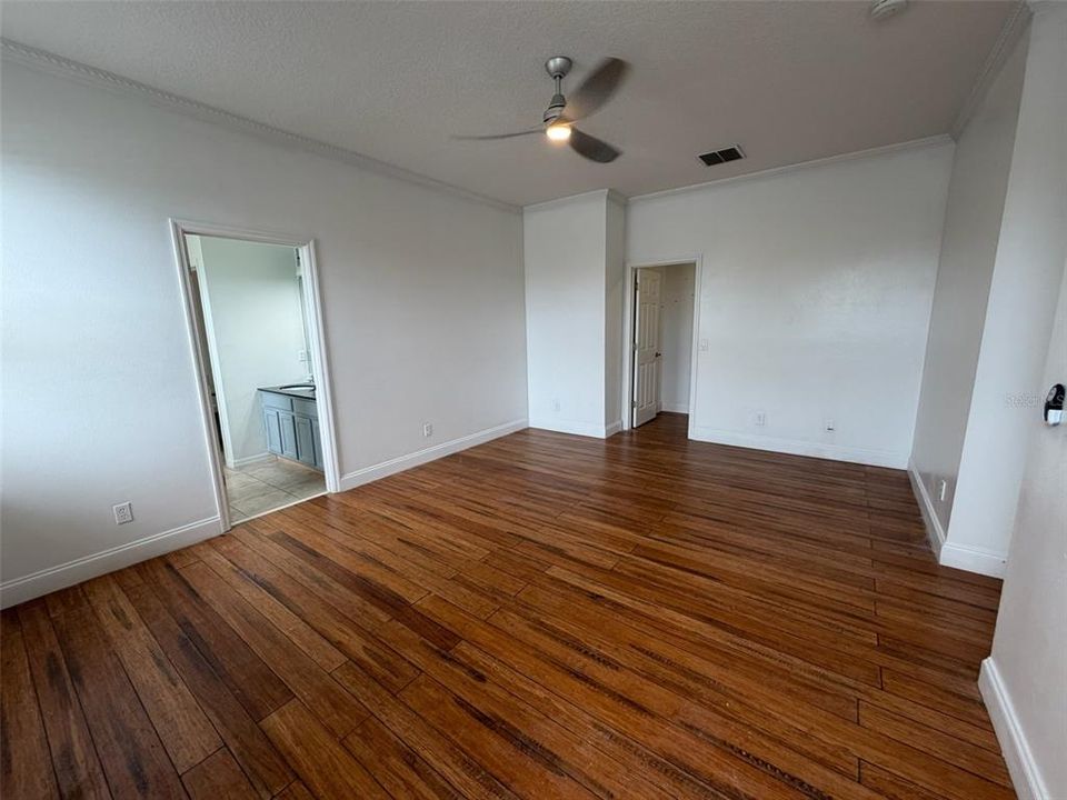 En Venta: $436,500 (4 camas, 2 baños, 2176 Pies cuadrados)