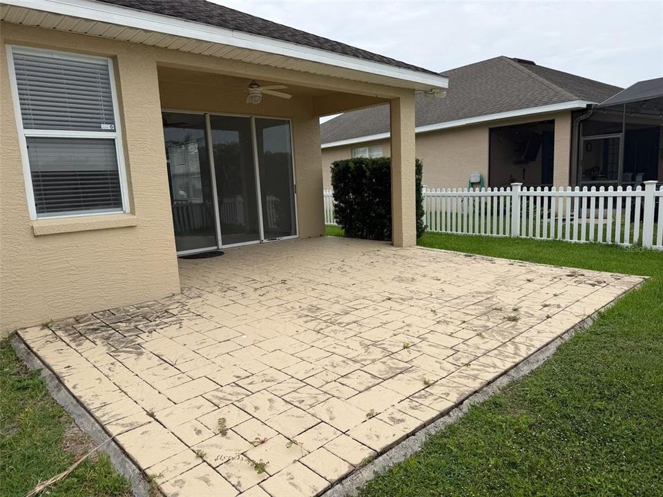 En Venta: $436,500 (4 camas, 2 baños, 2176 Pies cuadrados)