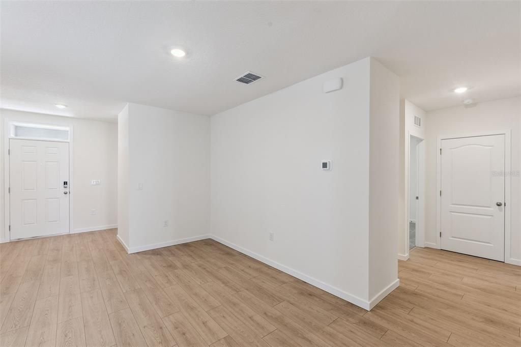 На продажу: $408,990 (3 спален, 2 ванн, 1504 Квадратных фут)