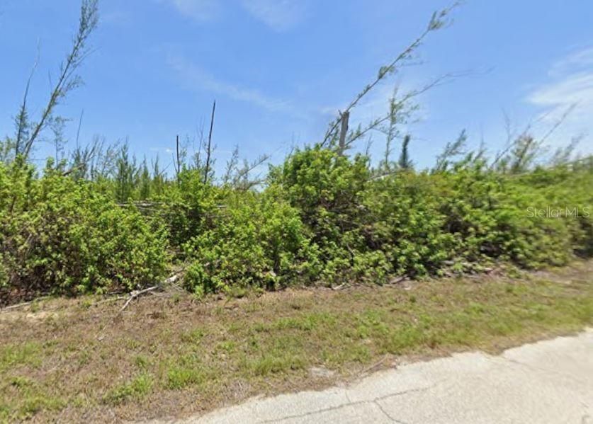 На продажу: $19,900 (0.28 acres)