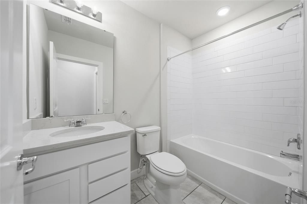 En Venta: $469,900 (5 camas, 3 baños, 2615 Pies cuadrados)