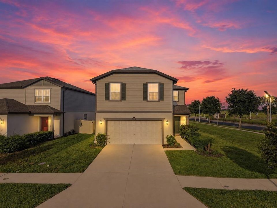 En Venta: $469,900 (5 camas, 3 baños, 2615 Pies cuadrados)