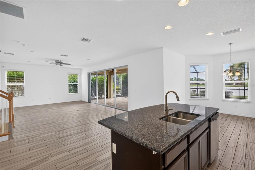 En Venta: $759,000 (4 camas, 4 baños, 3487 Pies cuadrados)