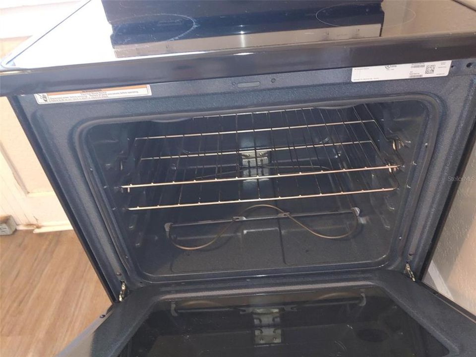 На продажу: $189,900 (2 спален, 1 ванн, 918 Квадратных фут)