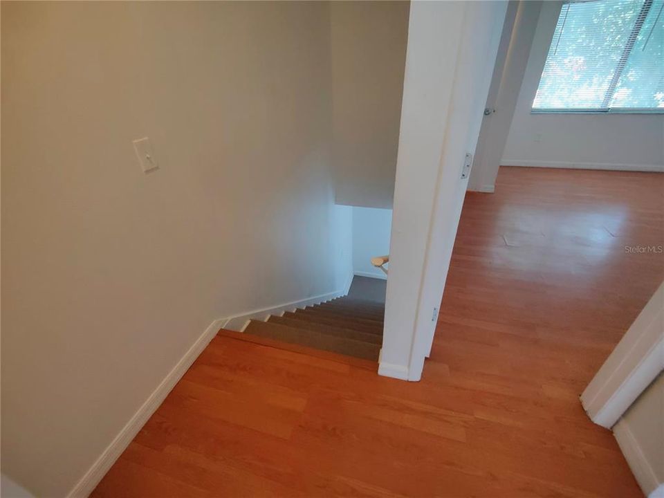 На продажу: $129,900 (2 спален, 1 ванн, 1048 Квадратных фут)