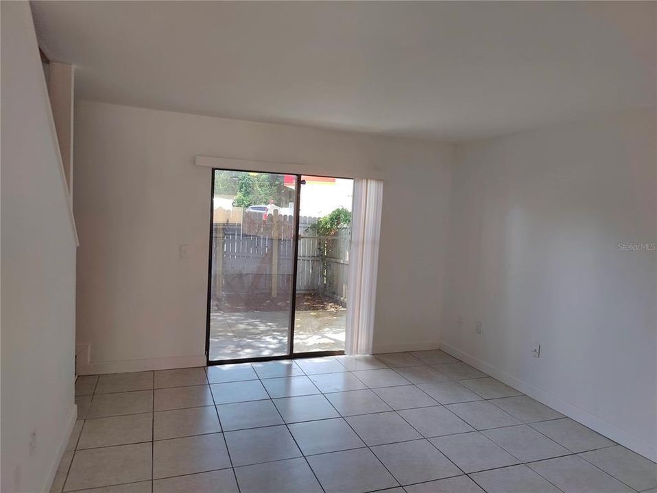 На продажу: $129,900 (2 спален, 1 ванн, 1048 Квадратных фут)