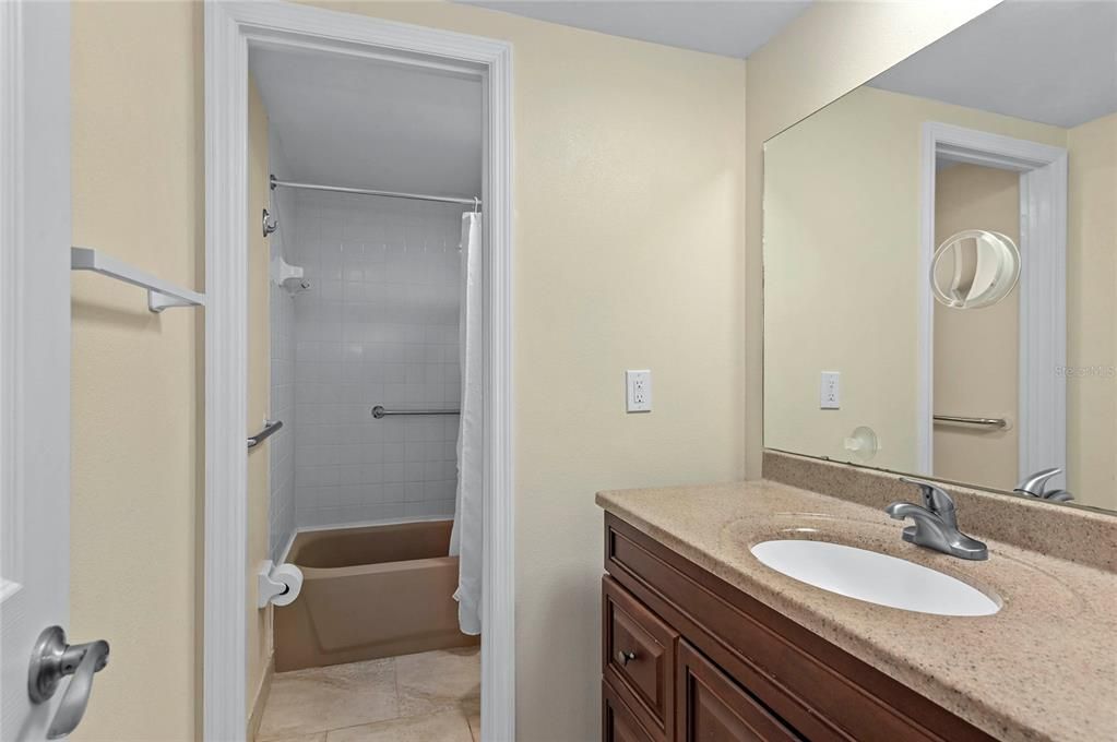 Active With Contract: $325,000 (3 beds, 3 baths, 1860 Square Feet)