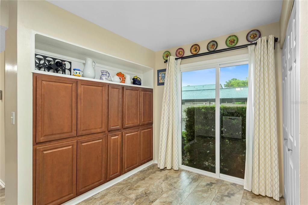 Active With Contract: $325,000 (3 beds, 3 baths, 1860 Square Feet)