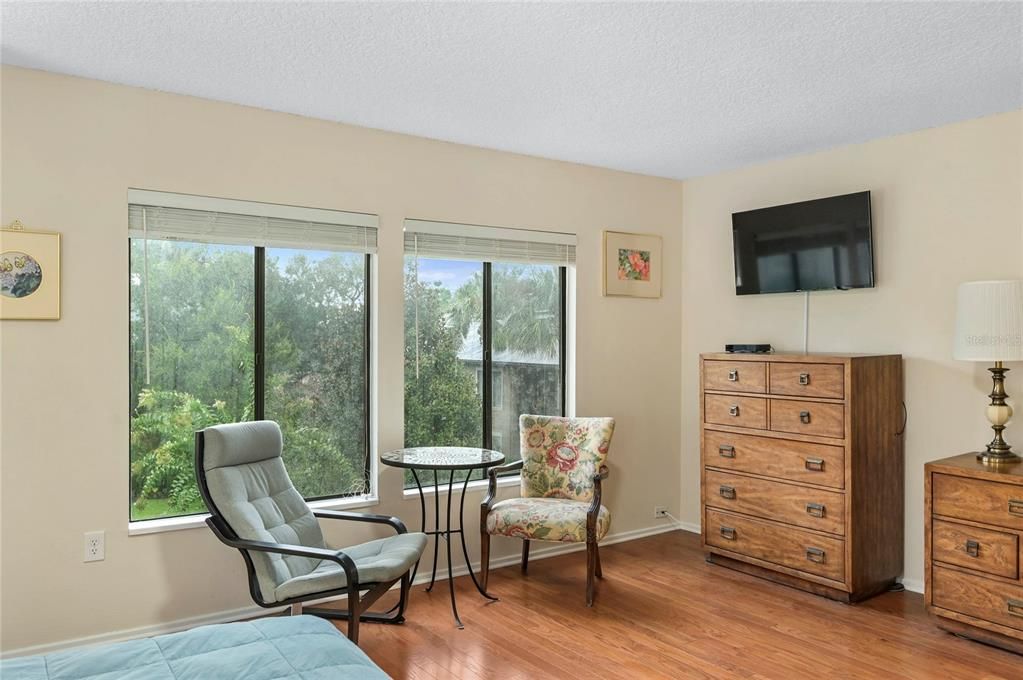Active With Contract: $325,000 (3 beds, 3 baths, 1860 Square Feet)