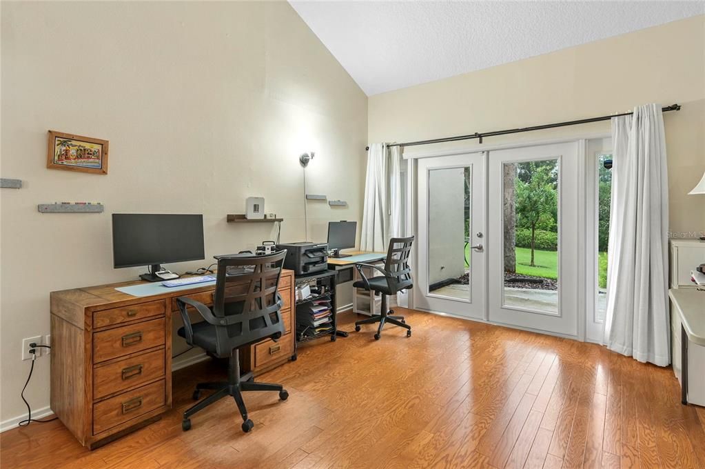 Active With Contract: $325,000 (3 beds, 3 baths, 1860 Square Feet)