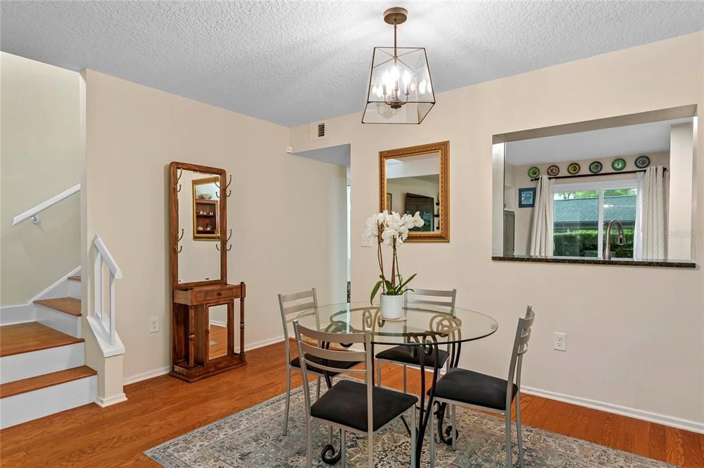 Active With Contract: $325,000 (3 beds, 3 baths, 1860 Square Feet)
