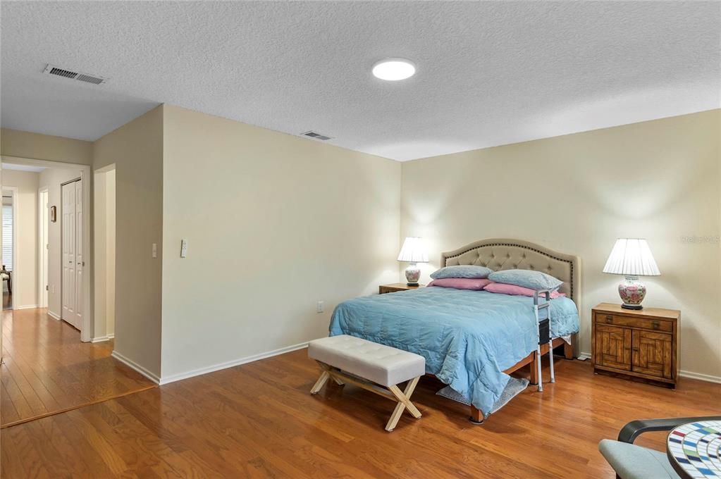 Active With Contract: $325,000 (3 beds, 3 baths, 1860 Square Feet)