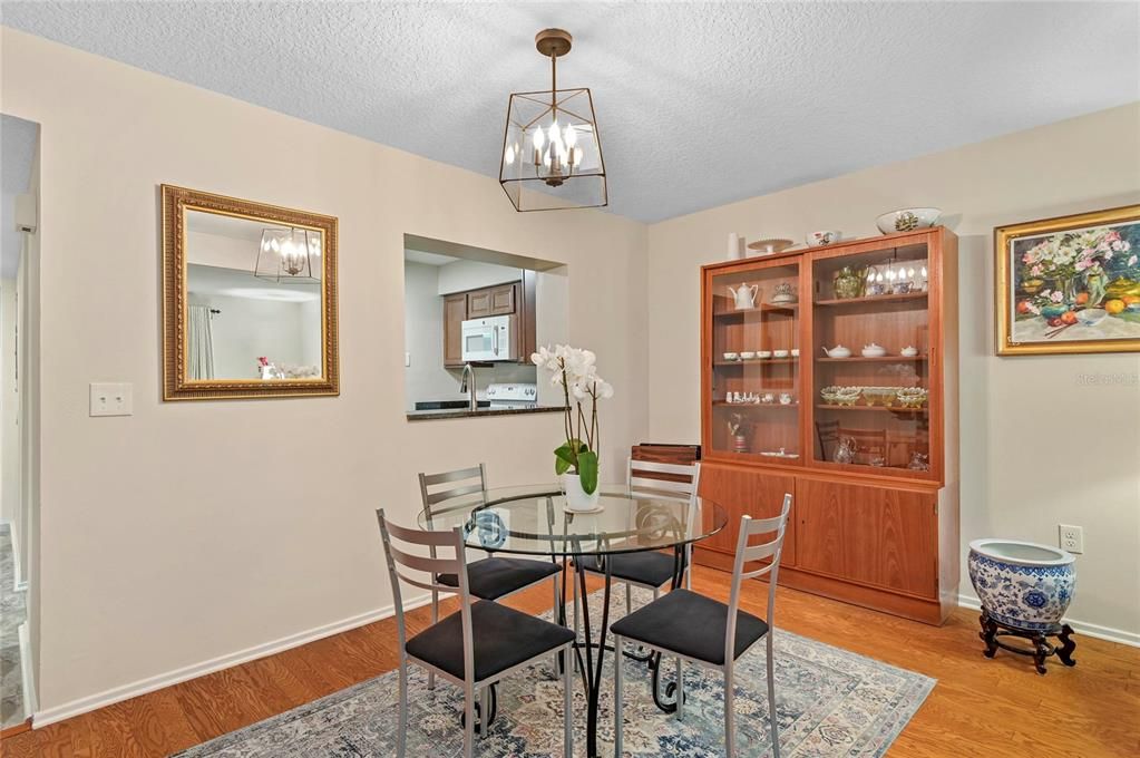 Active With Contract: $325,000 (3 beds, 3 baths, 1860 Square Feet)