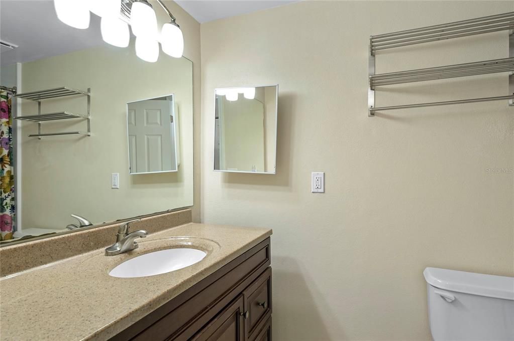 Active With Contract: $325,000 (3 beds, 3 baths, 1860 Square Feet)