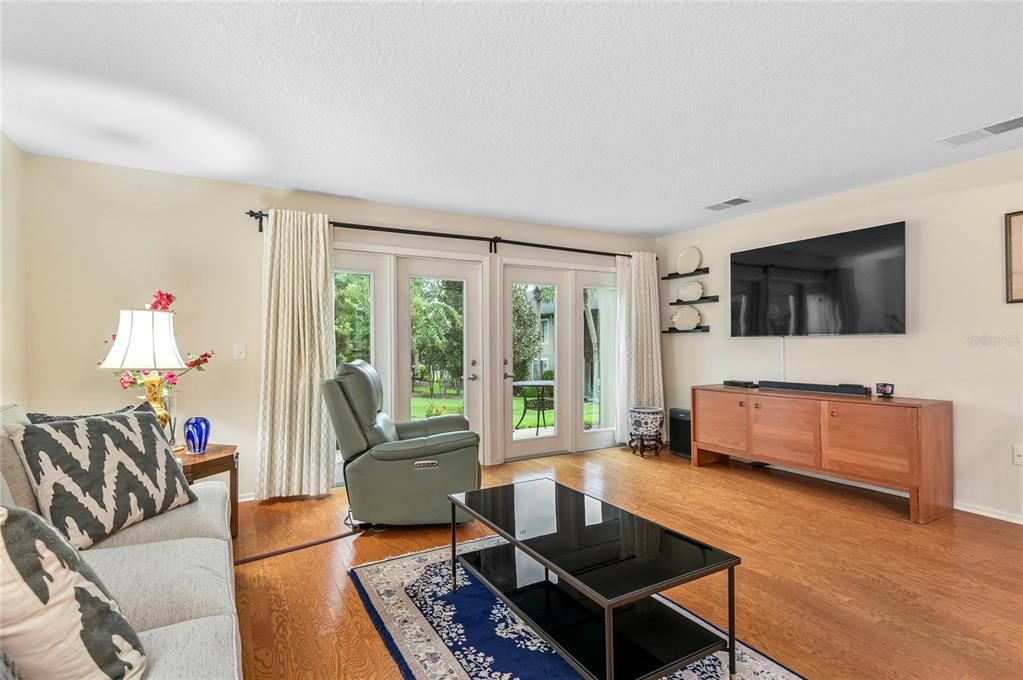 Active With Contract: $325,000 (3 beds, 3 baths, 1860 Square Feet)
