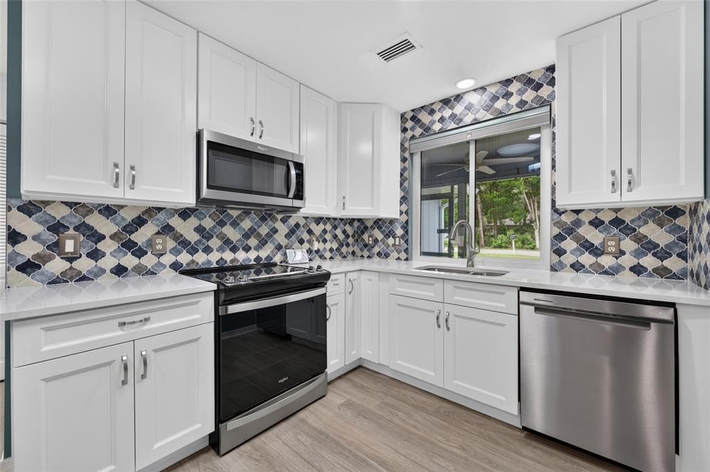 For Sale: $324,900 (2 beds, 2 baths, 1631 Square Feet)