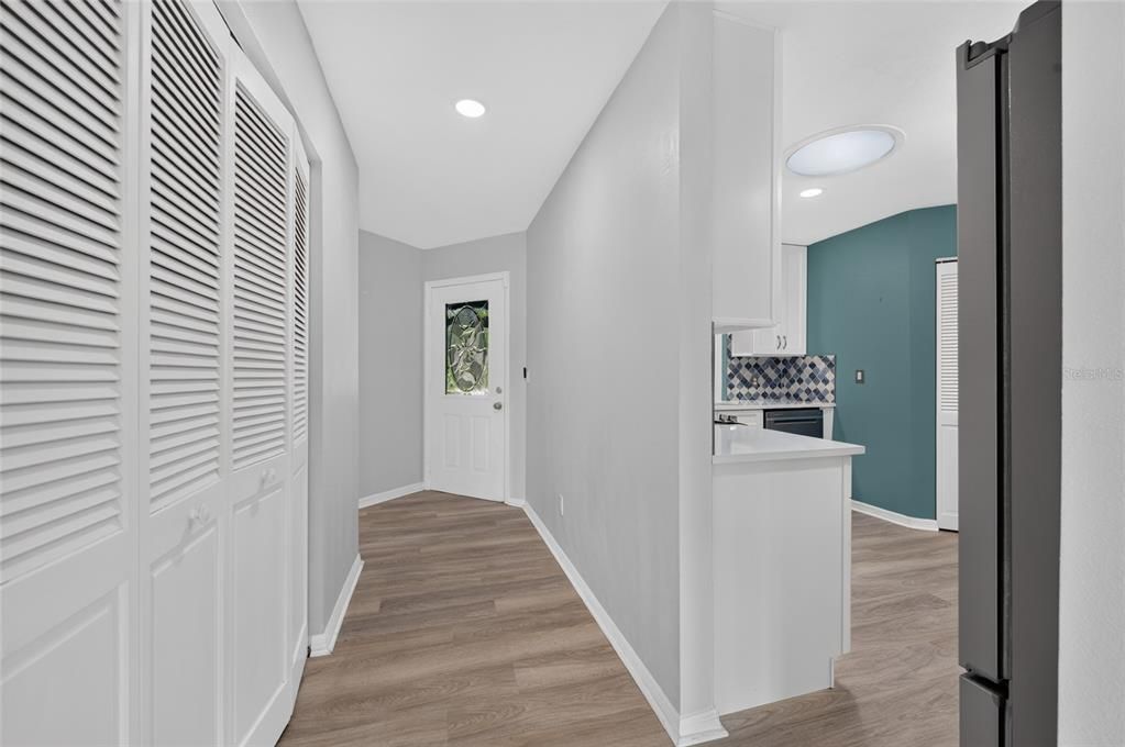 For Sale: $324,900 (2 beds, 2 baths, 1631 Square Feet)